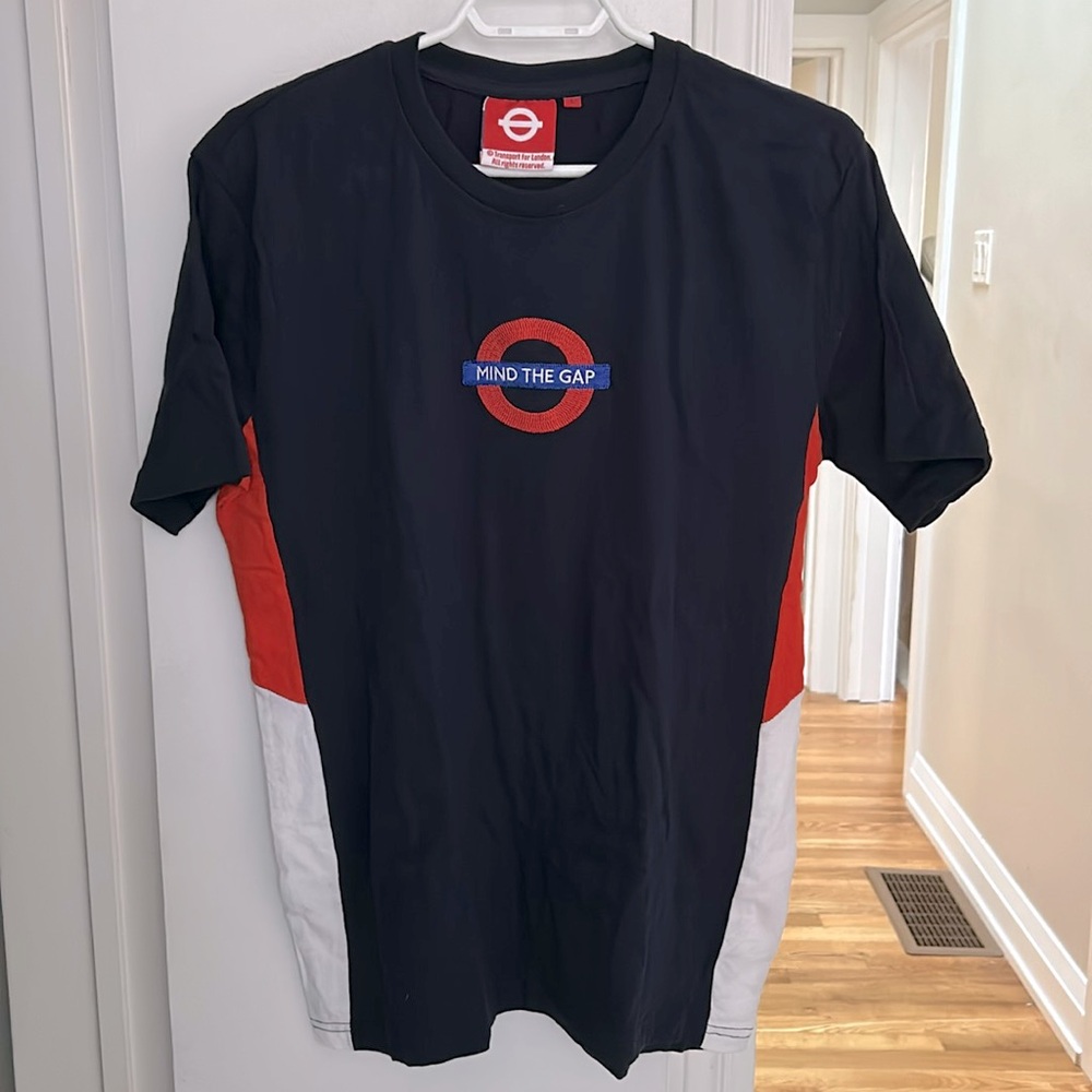 Mind the Gap t-shirt. US Men’s Medium; UK Large. Navy blue.